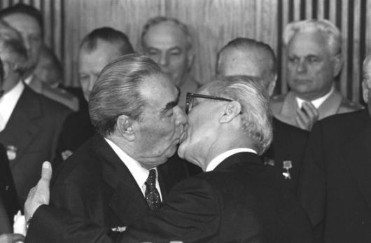 breznev_honecker_kissing